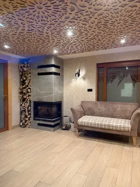 eco willa grand karpatia murzasichle salon z kominkiem